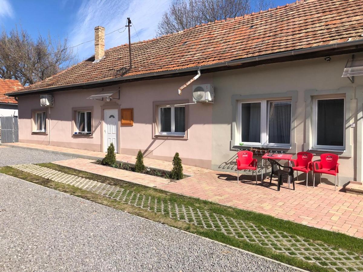 Harom Tarka Macska Apartmanok Sárospatak Esterno foto