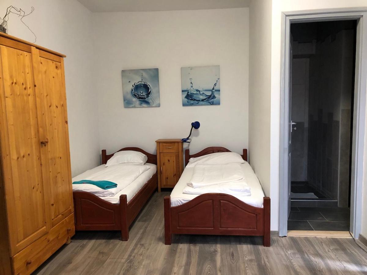 Harom Tarka Macska Apartmanok Sárospatak Esterno foto