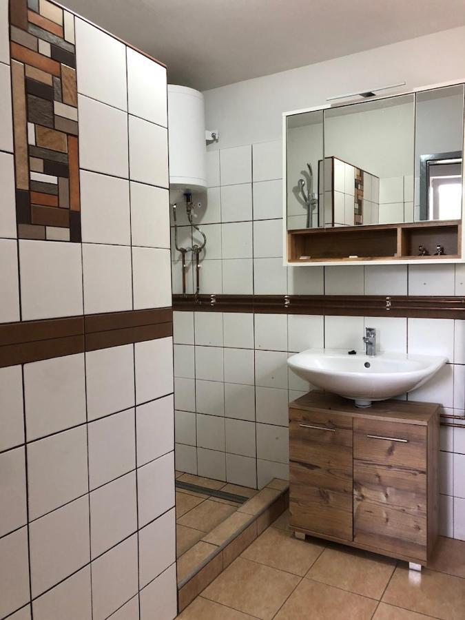 Harom Tarka Macska Apartmanok Sárospatak Esterno foto